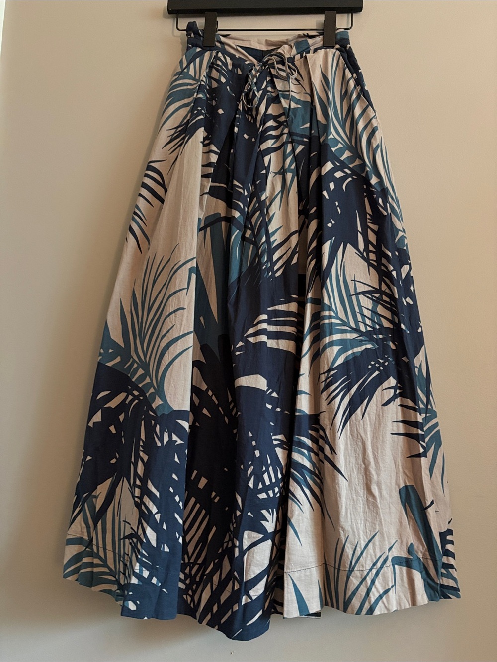 ♥️MAXMARA | Cotton Navy and Khaki Tropical Print Full Skirt - sz M/L